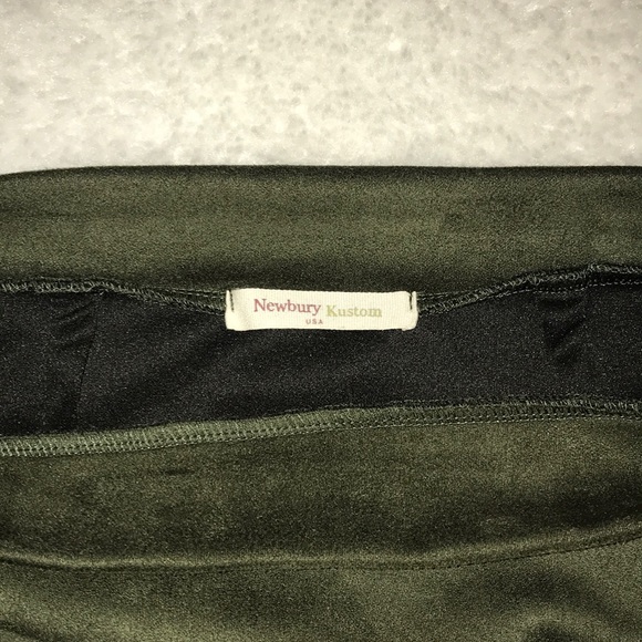 Really cute olive slit skirt  ivy and Leo - Picture 3 of 3